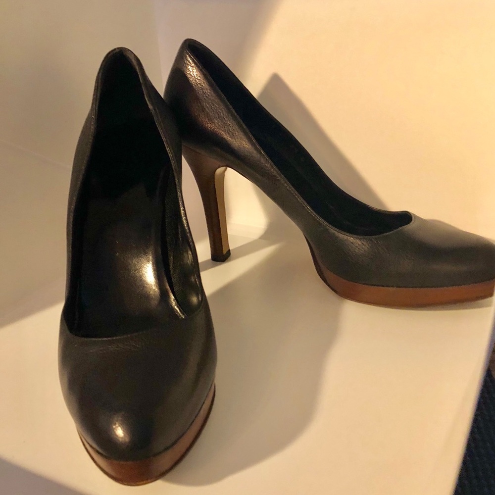 Gucci platform pumps